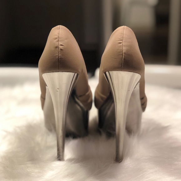 Steve Madden Peep Toe Platforms - Picture 5 of 8